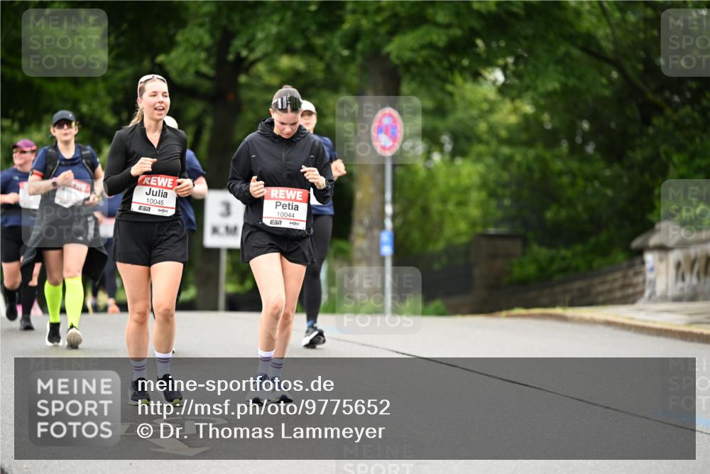14.06.2026 - REWE Women's Run Dr. Thomas Lammeyer http://msf.ph/oto/9775652 14.06.2026 09:59:12 Laufen 10045, 7, 10044 meine-sportfotos.de