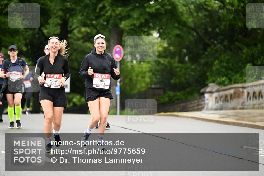 14.06.2026 - REWE Women's Run Dr. Thomas Lammeyer http://msf.ph/oto/9775659 14.06.2026 09:59:13 Laufen 10045, 7, 10044, 57 meine-sportfotos.de