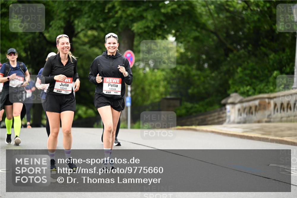 14.06.2026 - REWE Women's Run Dr. Thomas Lammeyer http://msf.ph/oto/9775660 14.06.2026 09:59:13 Laufen 10045, 7, 10044, 57 meine-sportfotos.de
