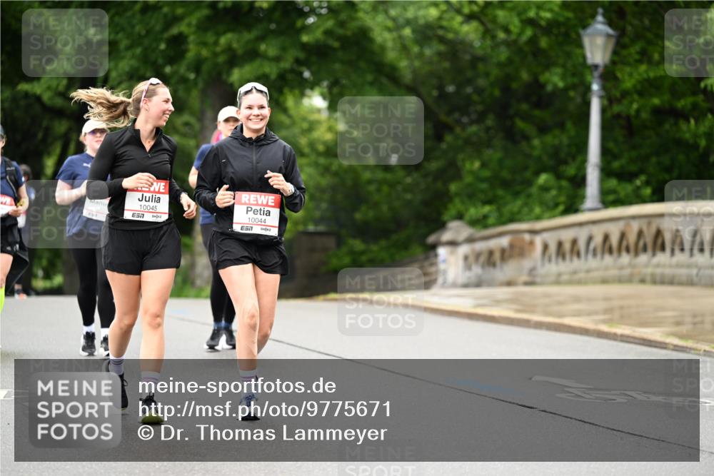 14.06.2026 - REWE Women's Run Dr. Thomas Lammeyer http://msf.ph/oto/9775671 14.06.2026 09:59:14 Laufen 10045, 10044, 7 meine-sportfotos.de