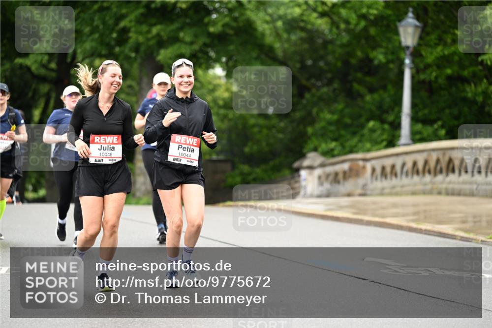 14.06.2026 - REWE Women's Run Dr. Thomas Lammeyer http://msf.ph/oto/9775672 14.06.2026 09:59:14 Laufen 10045, 10044 meine-sportfotos.de