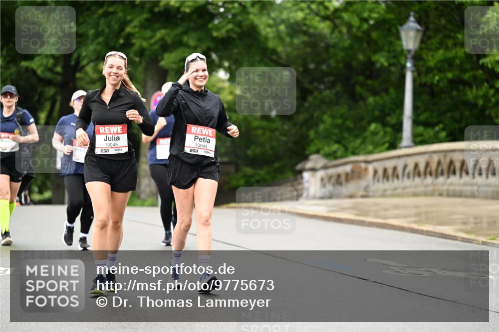 14.06.2026 - REWE Women's Run Dr. Thomas Lammeyer http://msf.ph/oto/9775673 14.06.2026 09:59:14 Laufen 10045, 10044, 7 meine-sportfotos.de
