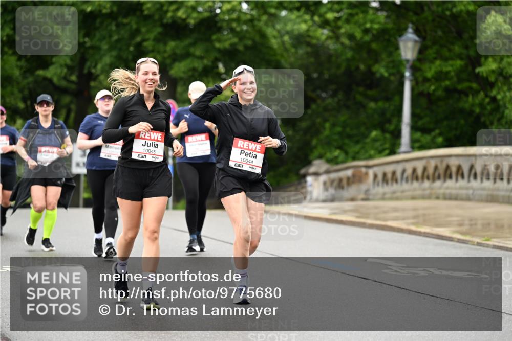 14.06.2026 - REWE Women's Run Dr. Thomas Lammeyer http://msf.ph/oto/9775680 14.06.2026 09:59:15 Laufen 10045, 7, 10044 meine-sportfotos.de