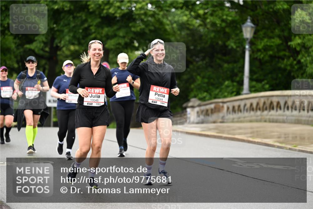14.06.2026 - REWE Women's Run Dr. Thomas Lammeyer http://msf.ph/oto/9775681 14.06.2026 09:59:15 Laufen 10045, 7, 10044, 7 meine-sportfotos.de