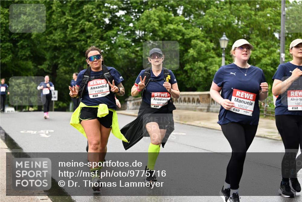 14.06.2026 - REWE Women's Run Dr. Thomas Lammeyer http://msf.ph/oto/9775716 14.06.2026 09:59:20 Laufen 11249, 57, 10714, 7, 10520, 7, 1021, 7 meine-sportfotos.de