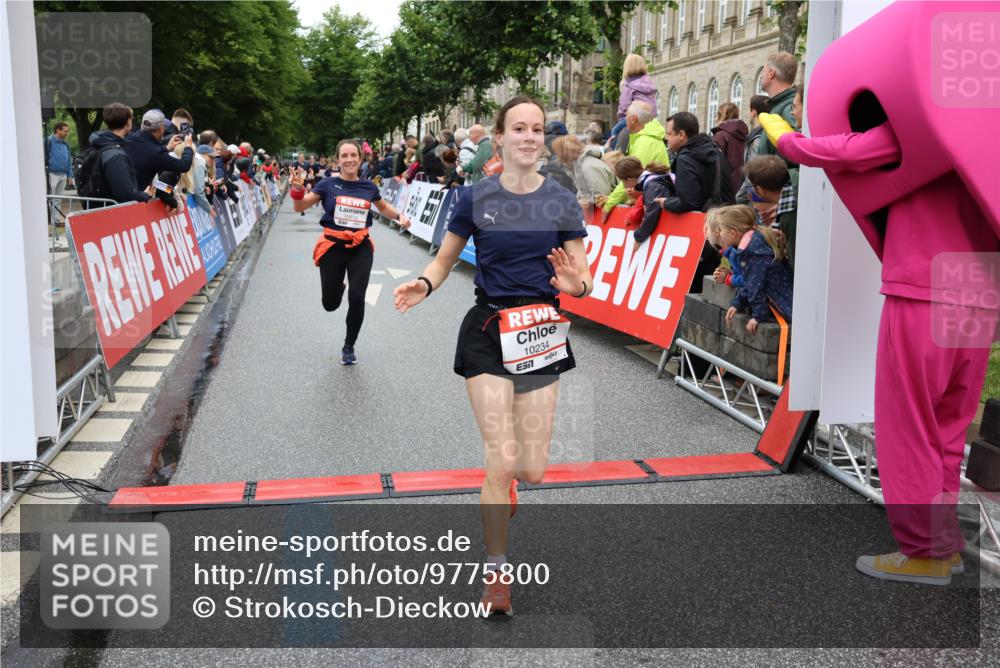 14.06.2026 - REWE Women's Run Strokosch-Dieckow http://msf.ph/oto/9775800 14.06.2026 09:56:39 Ziel 10018, 10098, 10112, 10234, 10265, 10304, 10682, 10736, 10845, 11399, 11428, 11515 meine-sportfotos.de