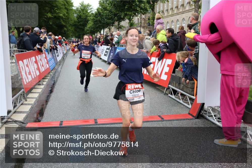 14.06.2026 - REWE Women's Run Strokosch-Dieckow http://msf.ph/oto/9775814 14.06.2026 09:56:39 Ziel 10018, 10098, 10112, 10234, 10265, 10304, 10682, 10736, 10845, 11399, 11428, 11515 meine-sportfotos.de