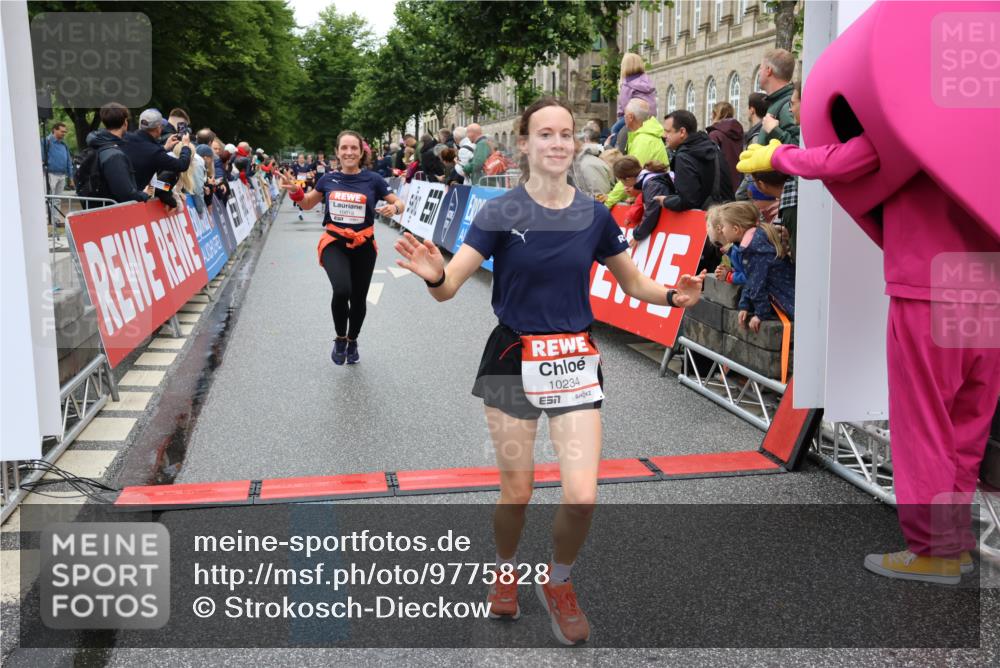 14.06.2026 - REWE Women's Run Strokosch-Dieckow http://msf.ph/oto/9775828 14.06.2026 09:56:39 Ziel 10018, 10098, 10112, 10234, 10265, 10304, 10682, 10736, 10845, 11399, 11428, 11515 meine-sportfotos.de