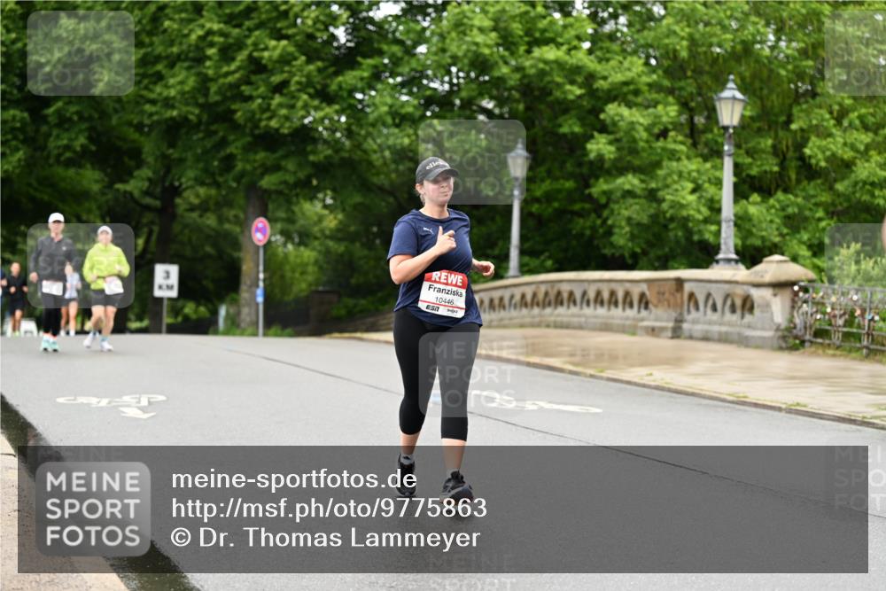 14.06.2026 - REWE Women's Run Dr. Thomas Lammeyer http://msf.ph/oto/9775863 14.06.2026 09:59:43 Laufen 10446, 7 meine-sportfotos.de