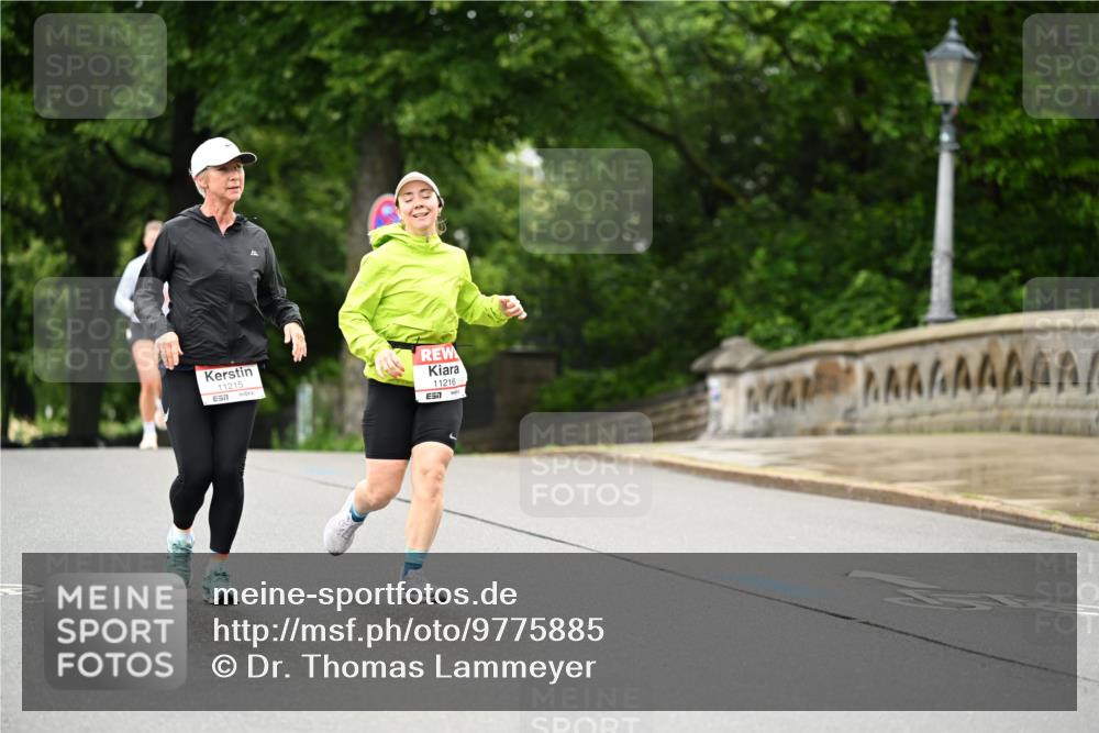 14.06.2026 - REWE Women's Run Dr. Thomas Lammeyer http://msf.ph/oto/9775885 14.06.2026 09:59:47 Laufen 11215, 11216, 57 meine-sportfotos.de