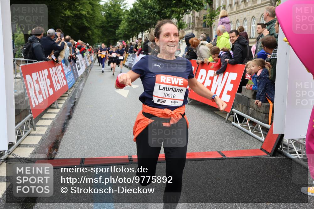 14.06.2026 - REWE Women's Run Strokosch-Dieckow http://msf.ph/oto/9775892 14.06.2026 09:56:40 Ziel 10018, 10098, 10112, 10234, 10265, 10304, 10547, 10682, 10736, 10845, 11415, 11516 meine-sportfotos.de