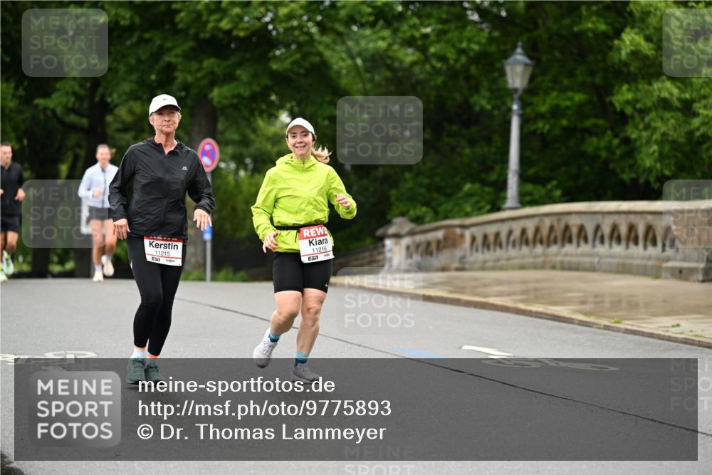 14.06.2026 - REWE Women's Run Dr. Thomas Lammeyer http://msf.ph/oto/9775893 14.06.2026 09:59:48 Laufen 11215, 11216, 57 meine-sportfotos.de