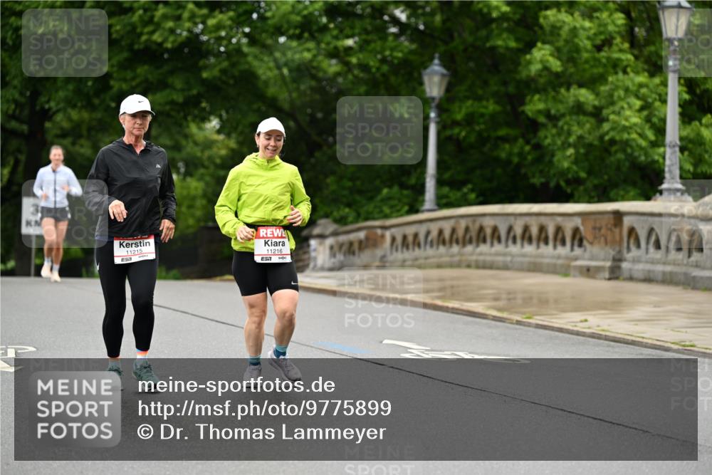 14.06.2026 - REWE Women's Run Dr. Thomas Lammeyer http://msf.ph/oto/9775899 14.06.2026 09:59:48 Laufen 11215, 57, 11216, 7 meine-sportfotos.de