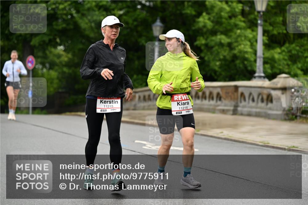 14.06.2026 - REWE Women's Run Dr. Thomas Lammeyer http://msf.ph/oto/9775911 14.06.2026 09:59:50 Laufen 11215, 11216, 7 meine-sportfotos.de