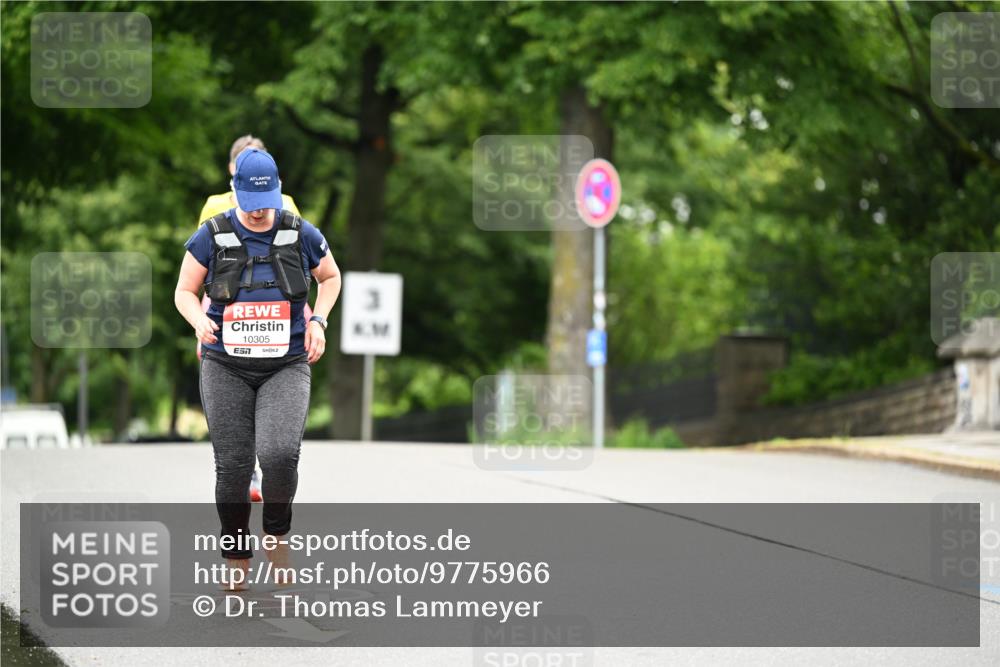 14.06.2026 - REWE Women's Run Dr. Thomas Lammeyer http://msf.ph/oto/9775966 14.06.2026 10:00:01 Laufen 10305, 3 meine-sportfotos.de
