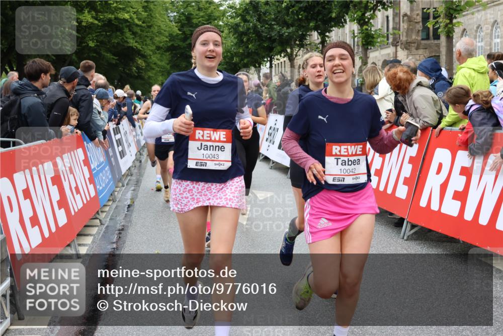 14.06.2026 - REWE Women's Run Strokosch-Dieckow http://msf.ph/oto/9776016 14.06.2026 10:00:51 Ziel 10030, 10042, 10043, 10101, 10198, 10210, 10433, 10709, 10905, 11205, 11229, 11278, 11324, 11422, 11493 meine-sportfotos.de