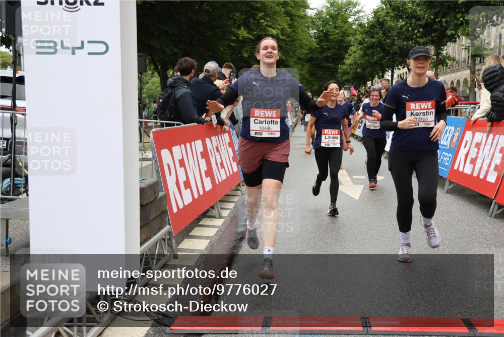 14.06.2026 - REWE Women's Run Strokosch-Dieckow http://msf.ph/oto/9776027 14.06.2026 09:56:46 Ziel 10018, 10156, 10234, 10399, 10465, 10547, 10781, 10782, 11007, 11415, 11516 meine-sportfotos.de