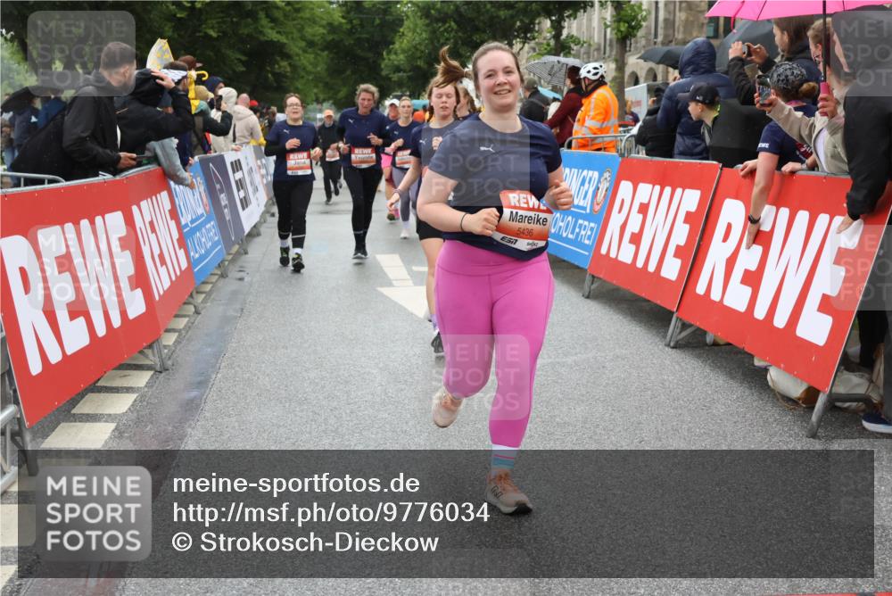 14.06.2026 - REWE Women's Run Strokosch-Dieckow http://msf.ph/oto/9776034 14.06.2026 11:06:45 Ziel 5084, 5288, 5395, 5436, 5441, 5501, 5535, 5605, 5722, 5775, 5956, 5958, 6067 meine-sportfotos.de