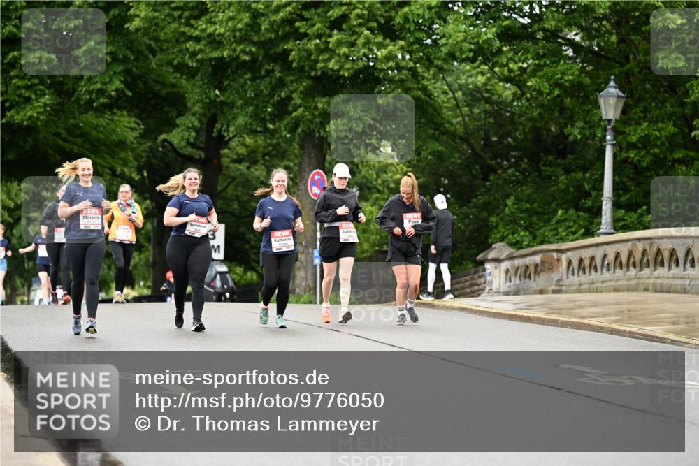 14.06.2026 - REWE Women's Run Dr. Thomas Lammeyer http://msf.ph/oto/9776050 14.06.2026 10:00:45 Laufen 11203, 10681 meine-sportfotos.de