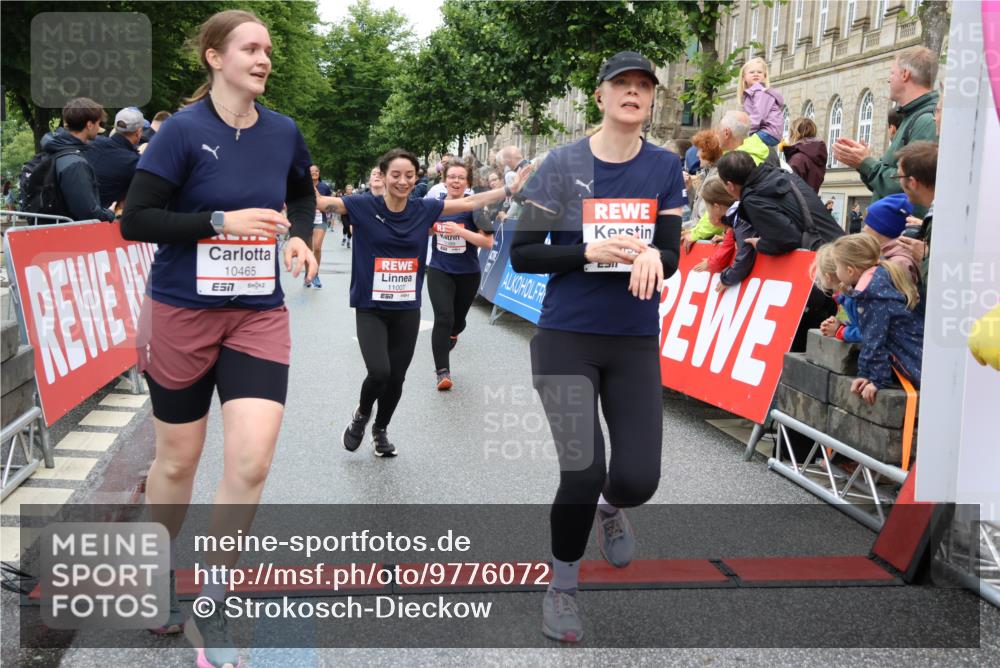 14.06.2026 - REWE Women's Run Strokosch-Dieckow http://msf.ph/oto/9776072 14.06.2026 09:56:47 Ziel 10018, 10156, 10399, 10438, 10465, 10547, 10781, 10782, 11007, 11415, 11516 meine-sportfotos.de