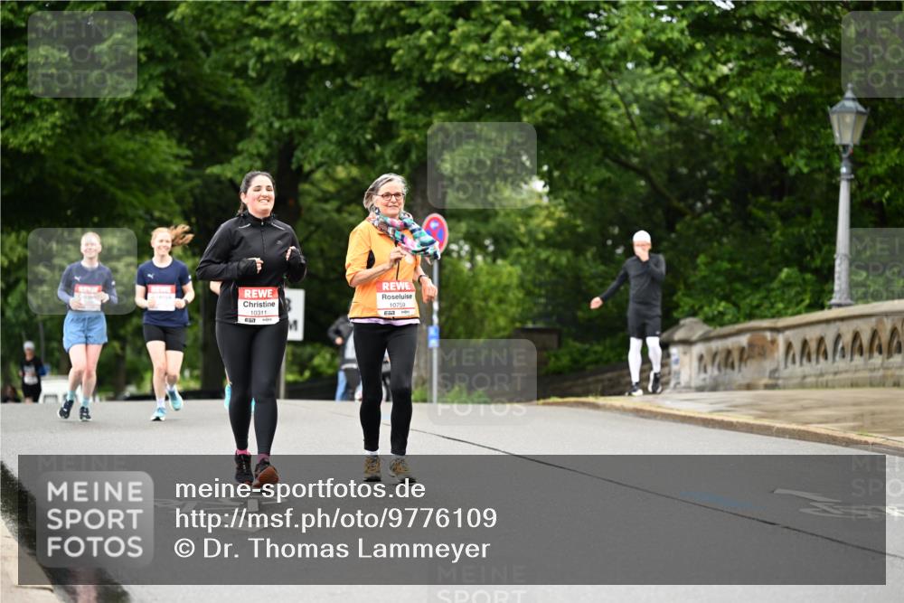 14.06.2026 - REWE Women's Run Dr. Thomas Lammeyer http://msf.ph/oto/9776109 14.06.2026 10:00:53 Laufen 10311, 10759 meine-sportfotos.de