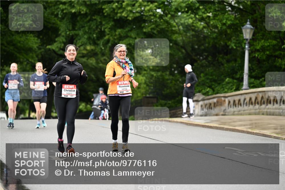 14.06.2026 - REWE Women's Run Dr. Thomas Lammeyer http://msf.ph/oto/9776116 14.06.2026 10:00:54 Laufen 10311, 10759 meine-sportfotos.de