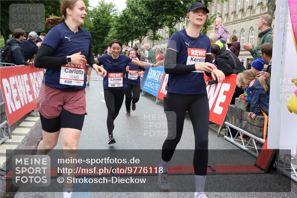 14.06.2026 - REWE Women's Run Strokosch-Dieckow http://msf.ph/oto/9776118 14.06.2026 09:56:47 Ziel 10018, 10156, 10399, 10438, 10465, 10547, 10781, 10782, 11007, 11415, 11516 meine-sportfotos.de