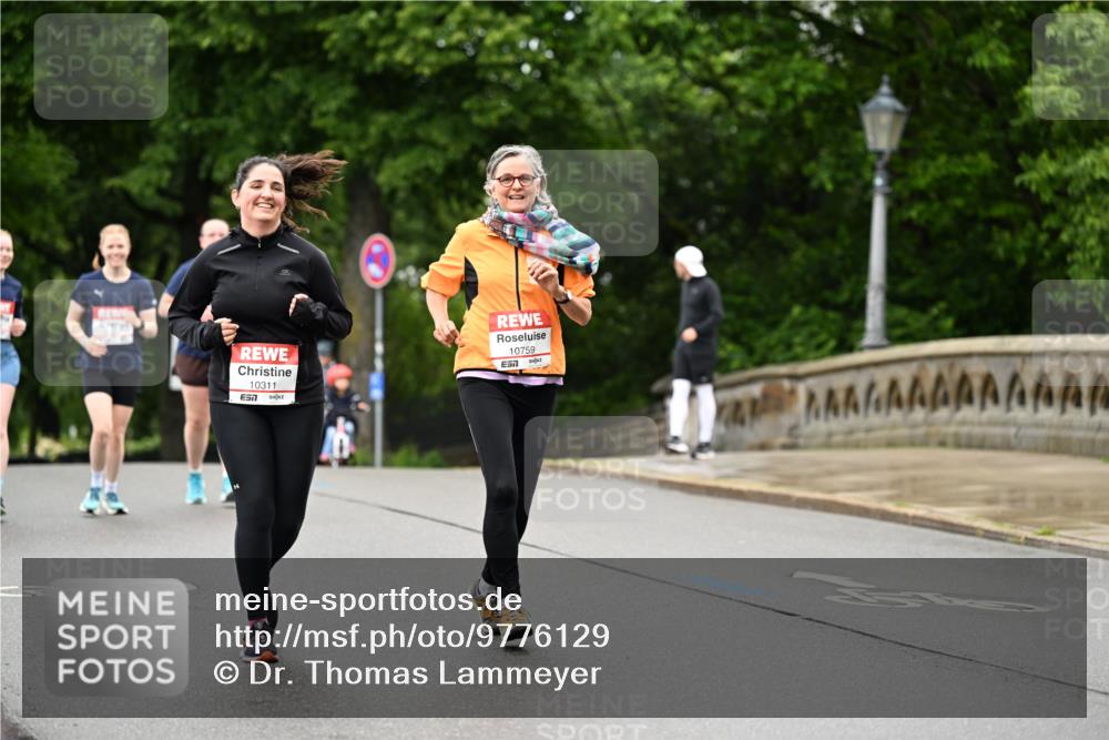 14.06.2026 - REWE Women's Run Dr. Thomas Lammeyer http://msf.ph/oto/9776129 14.06.2026 10:00:55 Laufen 10311, 57, 10759 meine-sportfotos.de