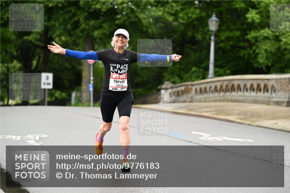 14.06.2026 - REWE Women's Run Dr. Thomas Lammeyer http://msf.ph/oto/9776183 14.06.2026 10:01:12 Laufen 3, 10918 meine-sportfotos.de