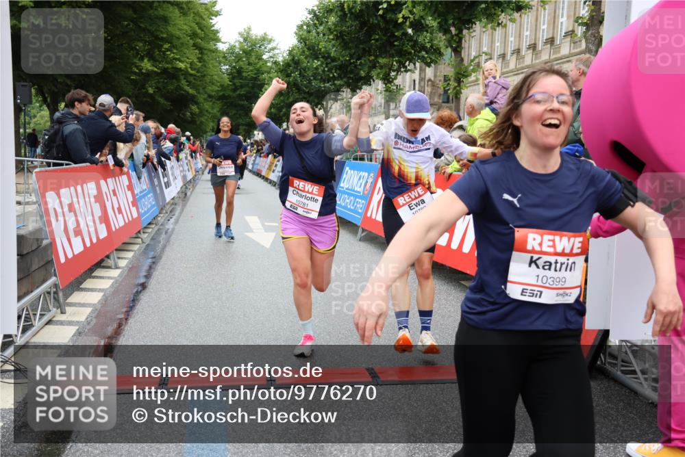 14.06.2026 - REWE Women's Run Strokosch-Dieckow http://msf.ph/oto/9776270 14.06.2026 09:56:49 Ziel 10156, 10399, 10438, 10465, 10547, 10781, 10782, 11007, 11415, 11516 meine-sportfotos.de