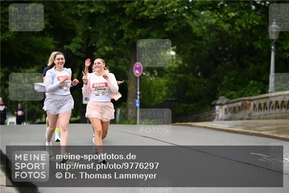 14.06.2026 - REWE Women's Run Dr. Thomas Lammeyer http://msf.ph/oto/9776297 14.06.2026 10:01:31 Laufen 10136, 51, 10135, 7 meine-sportfotos.de