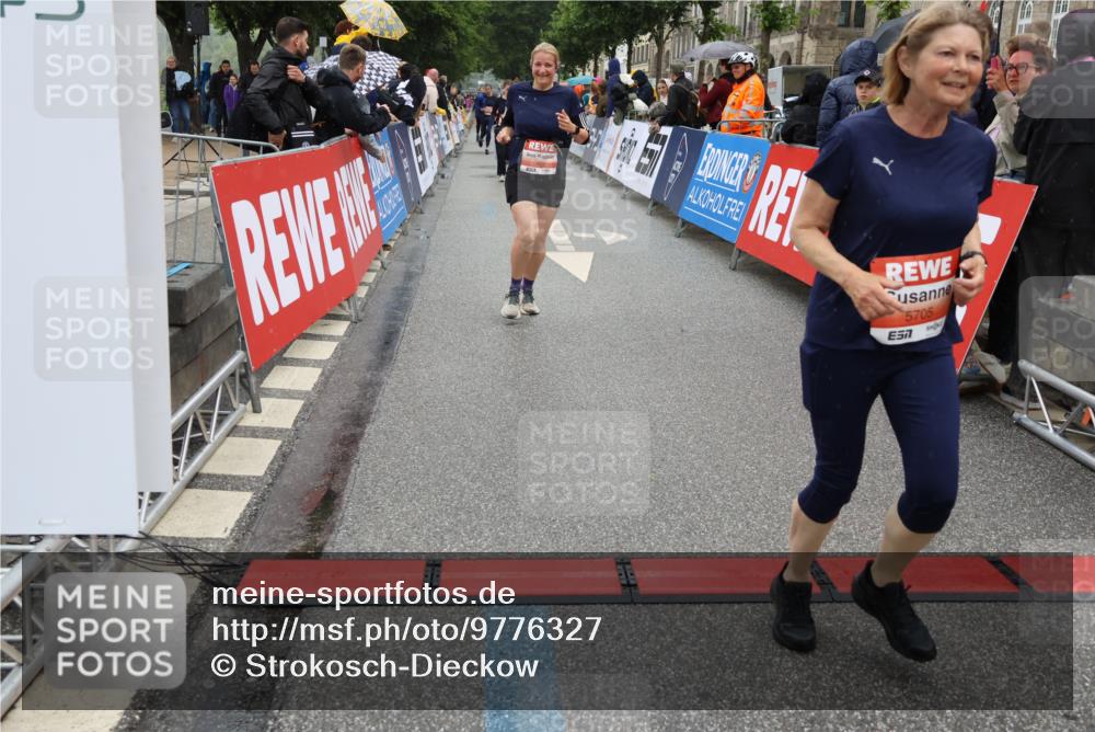 14.06.2026 - REWE Women's Run Strokosch-Dieckow http://msf.ph/oto/9776327 14.06.2026 11:06:08 Ziel 5072, 5221, 5227, 5378, 5580, 5699, 5705, 5710, 5805, 5881, 5903, 5923 meine-sportfotos.de