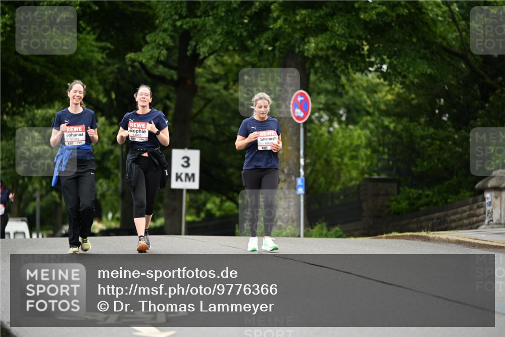 14.06.2026 - REWE Women's Run Dr. Thomas Lammeyer http://msf.ph/oto/9776366 14.06.2026 10:01:45 Laufen 11052, 11053, 3, 10457 meine-sportfotos.de