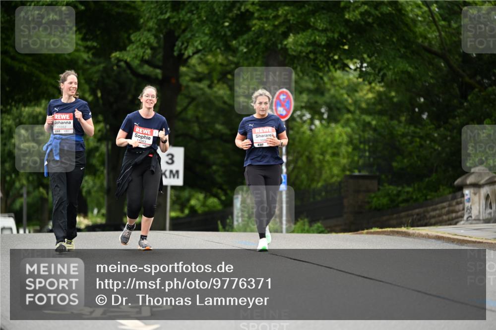 14.06.2026 - REWE Women's Run Dr. Thomas Lammeyer http://msf.ph/oto/9776371 14.06.2026 10:01:45 Laufen 11052, 650, 11053, 3, 104 meine-sportfotos.de