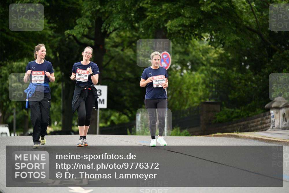 14.06.2026 - REWE Women's Run Dr. Thomas Lammeyer http://msf.ph/oto/9776372 14.06.2026 10:01:45 Laufen 11052, 7, 11053, 3, 10457, 857 meine-sportfotos.de