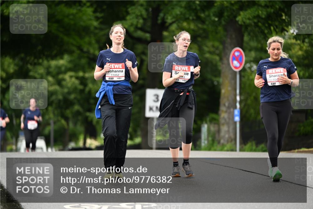 14.06.2026 - REWE Women's Run Dr. Thomas Lammeyer http://msf.ph/oto/9776382 14.06.2026 10:01:47 Laufen 11052, 57, 3, 053, 104, 7 meine-sportfotos.de