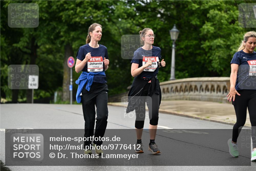 14.06.2026 - REWE Women's Run Dr. Thomas Lammeyer http://msf.ph/oto/9776412 14.06.2026 10:01:52 Laufen 11052, 7, 1053, 10 meine-sportfotos.de
