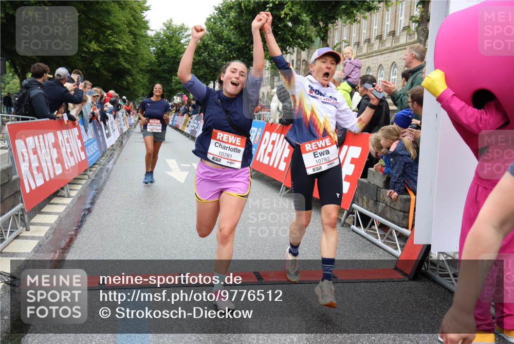 14.06.2026 - REWE Women's Run Strokosch-Dieckow http://msf.ph/oto/9776512 14.06.2026 09:56:50 Ziel 10156, 10399, 10438, 10465, 10547, 10781, 10782, 11007, 11283, 11415, 11516 meine-sportfotos.de