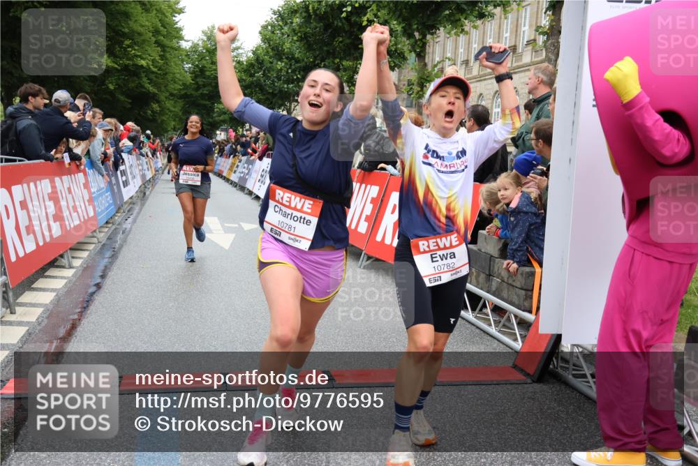 14.06.2026 - REWE Women's Run Strokosch-Dieckow http://msf.ph/oto/9776595 14.06.2026 09:56:50 Ziel 10156, 10399, 10438, 10465, 10547, 10781, 10782, 11007, 11283, 11415, 11516 meine-sportfotos.de