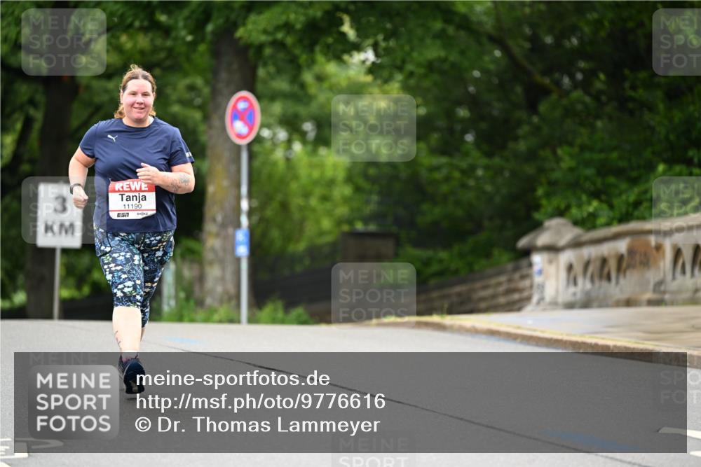14.06.2026 - REWE Women's Run Dr. Thomas Lammeyer http://msf.ph/oto/9776616 14.06.2026 10:03:47 Laufen 3, 11190 meine-sportfotos.de