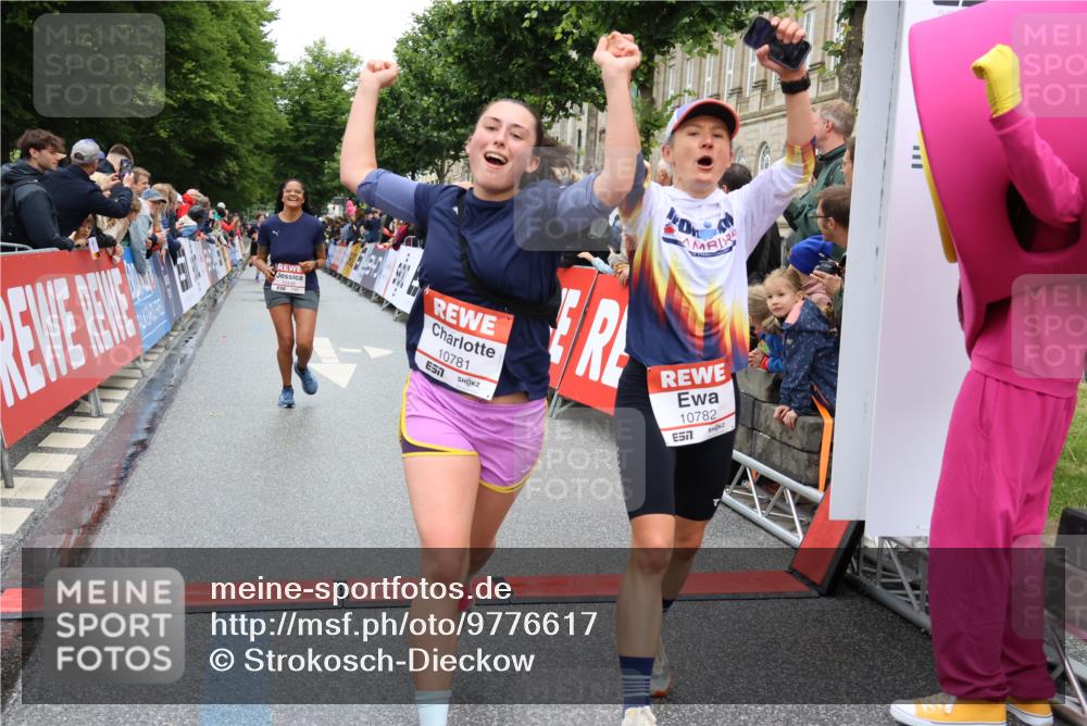 14.06.2026 - REWE Women's Run Strokosch-Dieckow http://msf.ph/oto/9776617 14.06.2026 09:56:50 Ziel 10156, 10399, 10438, 10465, 10547, 10781, 10782, 11007, 11283, 11415, 11516 meine-sportfotos.de