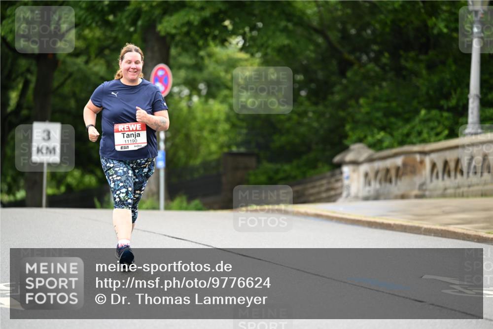 14.06.2026 - REWE Women's Run Dr. Thomas Lammeyer http://msf.ph/oto/9776624 14.06.2026 10:03:48 Laufen 3, 11190, 7 meine-sportfotos.de