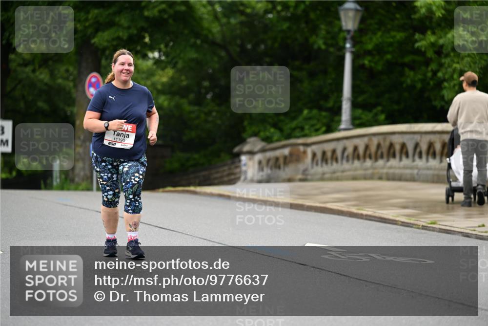 14.06.2026 - REWE Women's Run Dr. Thomas Lammeyer http://msf.ph/oto/9776637 14.06.2026 10:03:49 Laufen 3, 11190, 7 meine-sportfotos.de