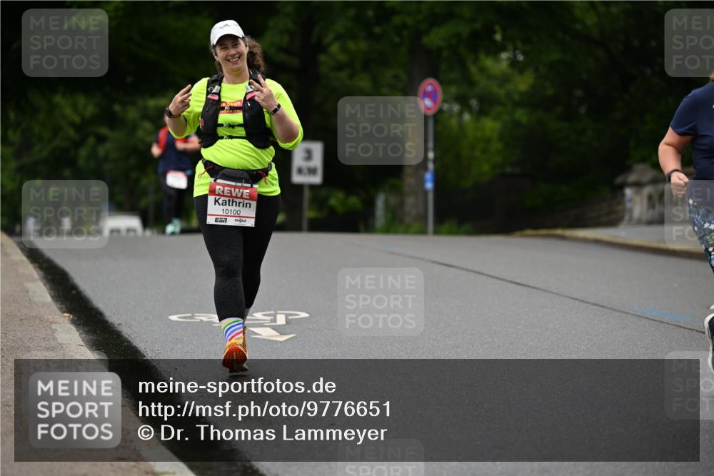 14.06.2026 - REWE Women's Run Dr. Thomas Lammeyer http://msf.ph/oto/9776651 14.06.2026 10:03:52 Laufen 10100, 7, 3, 6, 17 meine-sportfotos.de