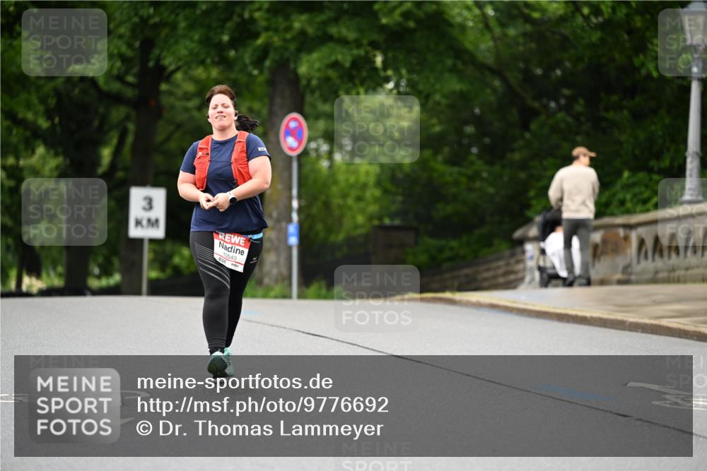 14.06.2026 - REWE Women's Run Dr. Thomas Lammeyer http://msf.ph/oto/9776692 14.06.2026 10:03:59 Laufen 3, 10540 meine-sportfotos.de