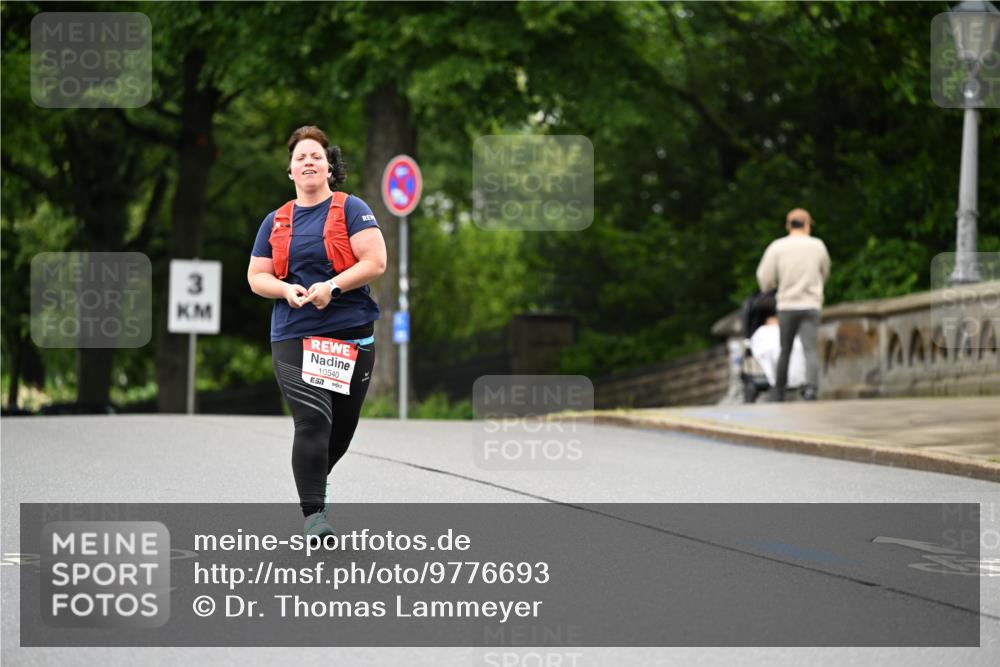 14.06.2026 - REWE Women's Run Dr. Thomas Lammeyer http://msf.ph/oto/9776693 14.06.2026 10:03:59 Laufen 3, 10540 meine-sportfotos.de