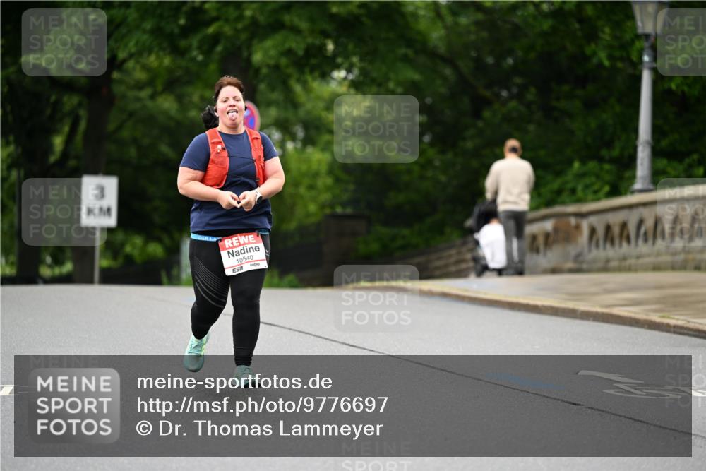 14.06.2026 - REWE Women's Run Dr. Thomas Lammeyer http://msf.ph/oto/9776697 14.06.2026 10:03:59 Laufen 3, 10540 meine-sportfotos.de