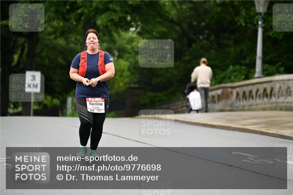 14.06.2026 - REWE Women's Run Dr. Thomas Lammeyer http://msf.ph/oto/9776698 14.06.2026 10:03:59 Laufen 3, 10540 meine-sportfotos.de