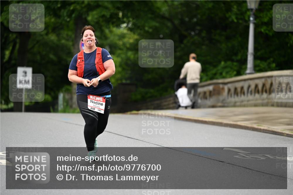 14.06.2026 - REWE Women's Run Dr. Thomas Lammeyer http://msf.ph/oto/9776700 14.06.2026 10:03:59 Laufen 3, 10540 meine-sportfotos.de