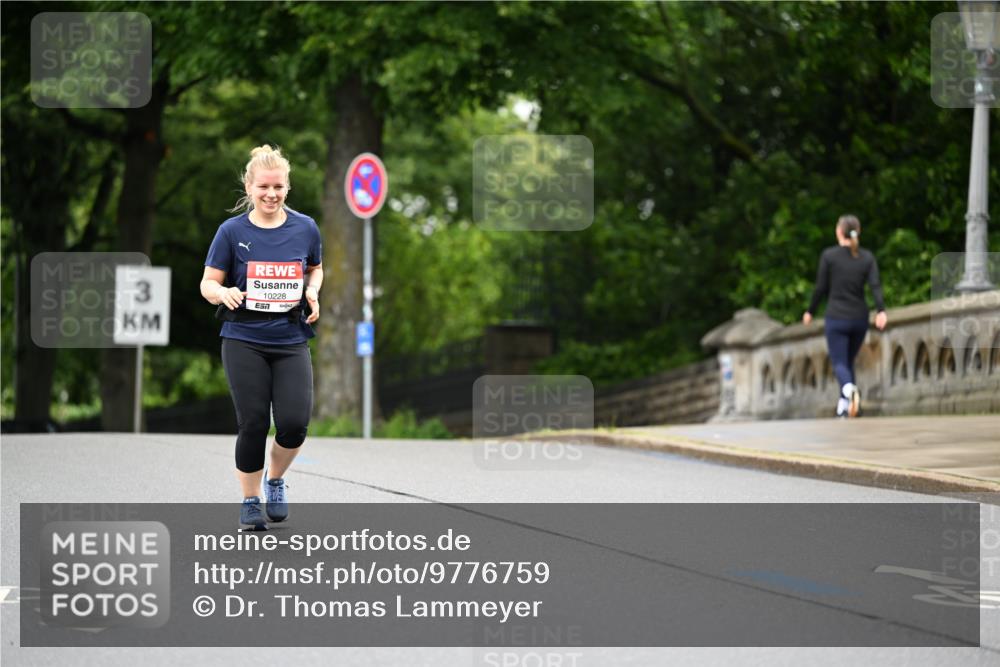14.06.2026 - REWE Women's Run Dr. Thomas Lammeyer http://msf.ph/oto/9776759 14.06.2026 10:05:44 Laufen 33, 7, 10228 meine-sportfotos.de